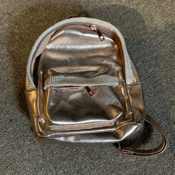 💀 Rose Gold Mini Backpack - Picture 2 of 6